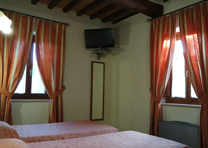 Fonte Dei Tufi Bed & Breakfast Siena