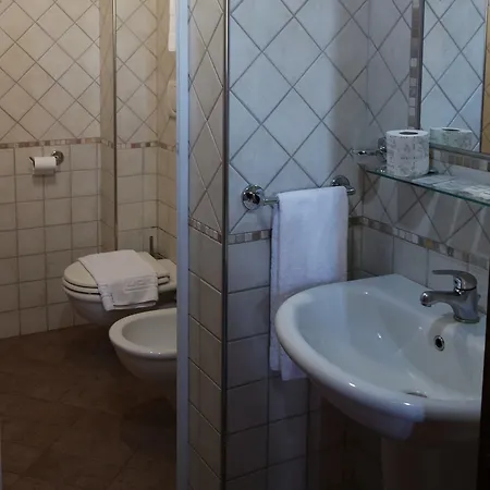 Fonte Dei Tufi 3* سيينا