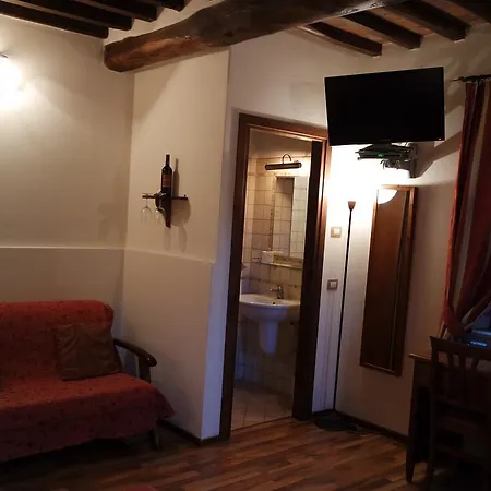 فندق مبيت وإفطار Fonte Dei Tufi سيينا