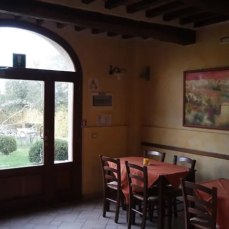 Fonte Dei Tufi سيينا