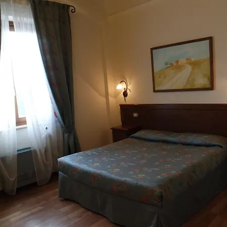 Fonte Dei Tufi فندق سيينا