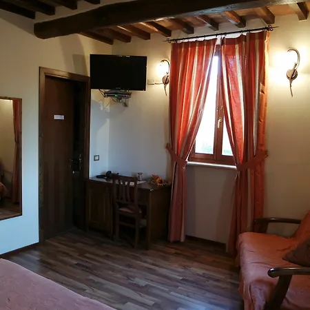 Fonte Dei Tufi فندق سيينا