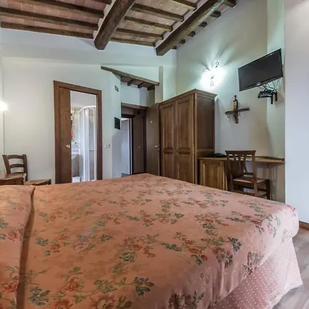 Fonte Dei Tufi 3* سيينا
