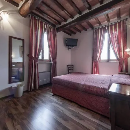 Fonte Dei Tufi 3* سيينا