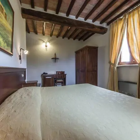 Fonte Dei Tufi 3* سيينا